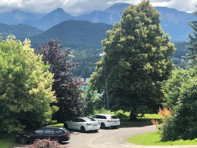Velden View Ferienwohnung Mit Grosser Sonnenterrasse Und See- Und Karawankenblick Velden am Wörthersee Exterior foto